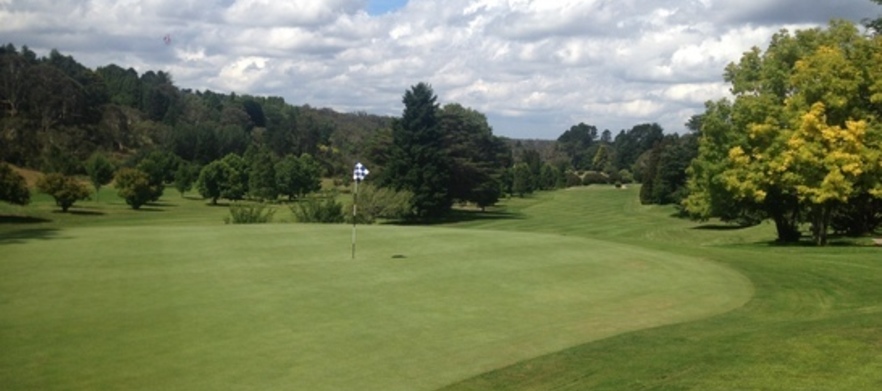 Play the Highest and Most Scenic Course in the Blue Mountains! At <em>Blackheath Golf Club:</em>  18 Holes for 2, with motorised golf cart. 