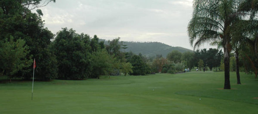 Enjoy a One Night Golf Getaway for Two at <em>The Beautiful Jamberoo Resort! </em>Includes Breakfast, Dinner Vouchers, Golf at Jamberoo GC in a Motorised Cart & More!