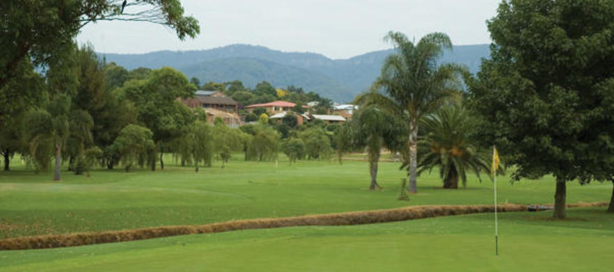 Enjoy a One Night Golf Getaway for Two at <em>The Beautiful Jamberoo Resort! </em>Includes Breakfast, Dinner Vouchers, Golf at Jamberoo GC in a Motorised Cart & More!