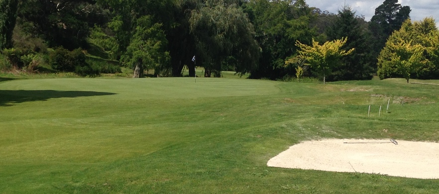 Play the Highest and Most Scenic Course in the Blue Mountains! At <em>Blackheath Golf Club:</em>  18 Holes for 2, with motorised golf cart. 