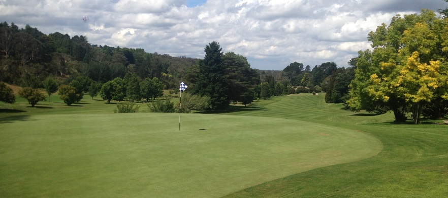 Play the Highest and Most Scenic Course in the Blue Mountains! At <em>Blackheath Golf Club:</em>  18 Holes for 2, with motorised golf cart. 