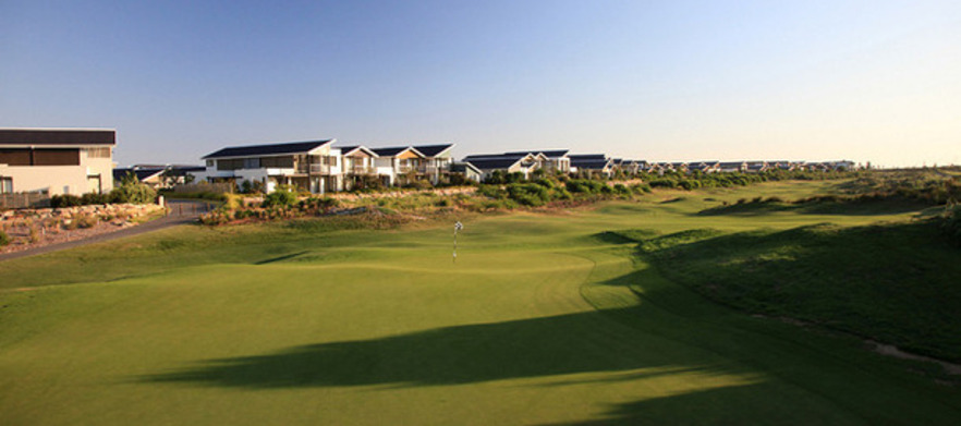 <em>Play, Stay & Relax at Pullman Magenta Shores Resort.</em> This deal valid for 2 people (4 person option available).</em> Studio Accommodation + Golf or Vie Spa, Internet & Range Balls.