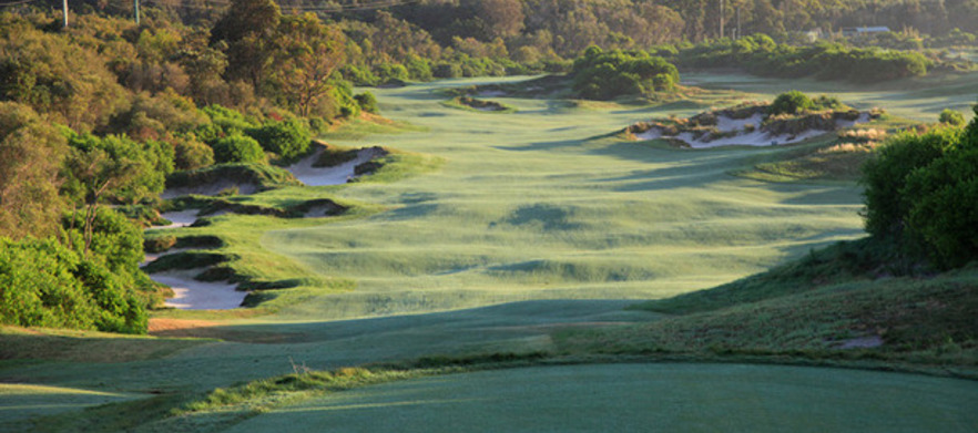 <em>Play, Stay & Relax at Pullman Magenta Shores Resort.</em> This deal valid for 2 people (4 person option available).</em> Studio Accommodation + Golf or Vie Spa, Internet & Range Balls.