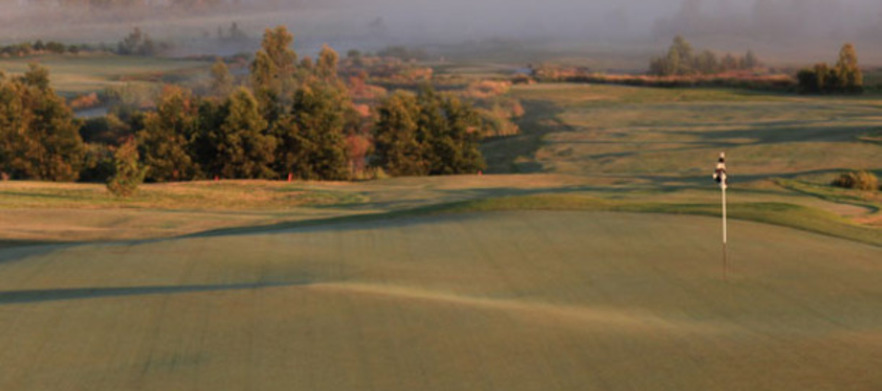 Your chance to play at the award winning<em>Yering Meadows Golf Club</em> 18 holes for two in a motorised cart.