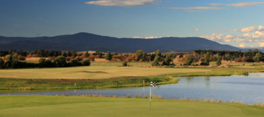 Your chance to play at the award winning<em>Yering Meadows Golf Club</em> 18 holes for two in a motorised cart.