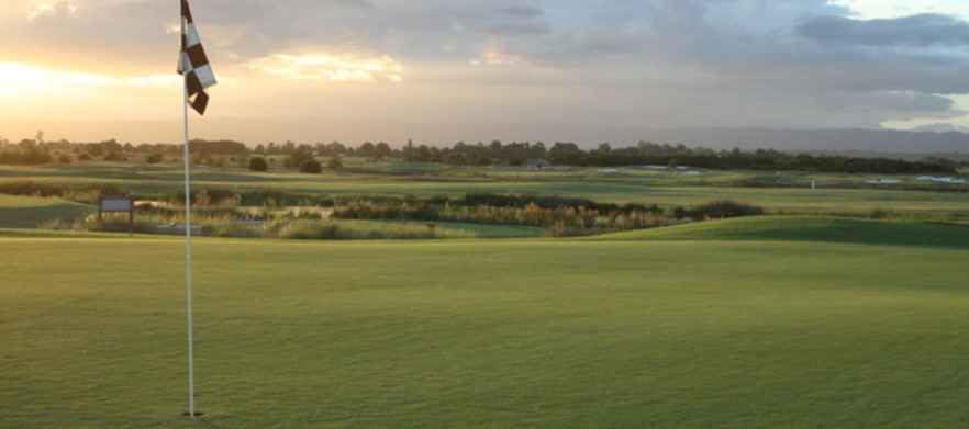 <em>Lynwood Country Club:</em>  Two can play this links style course, with a motorized cart and range balls before your round! 