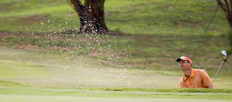 <em>Sunshine Golf Club:</em>  18 holes of golf for 2 with range balls before your round and a beer each afterwards.