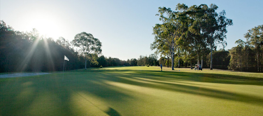 </em>18 Holes For TWO in a motorised cart PLUS range balls at the beautiful Gainsborough Greens Golf Club. <em>