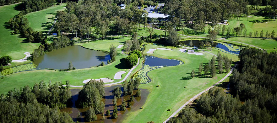 </em>18 Holes For TWO in a motorised cart PLUS range balls at the beautiful Gainsborough Greens Golf Club. <em>