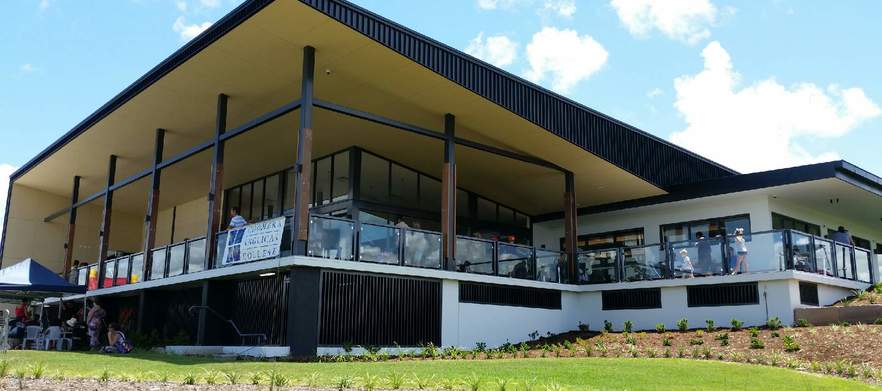 </em>18 Holes For TWO in a motorised cart PLUS range balls at the beautiful Gainsborough Greens Golf Club. <em>