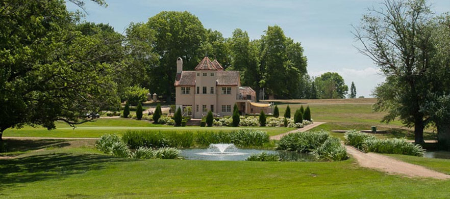 18 Holes for Two in a Cart at the Stunning Mt Broughton Golf & Country Club.