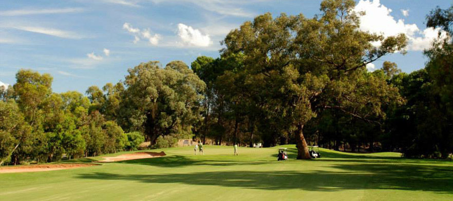 2 Nights Stay & Play for 2 at <em>Corowa Golf Club & Motel.</em> Play one of the <em>Top 3 Regional Pro-Am Courses.</em> Accommodation, Golf, Drinks & Meals. 