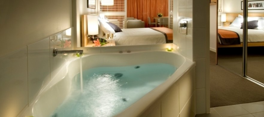 2 Nights <em> Stay, Play & Relax at The Sebel Pelican Waters in a Spa Room.</em> Includes, Golf in a motorised cart, Breakfast,  Complimentary WiFi & late check out.<em