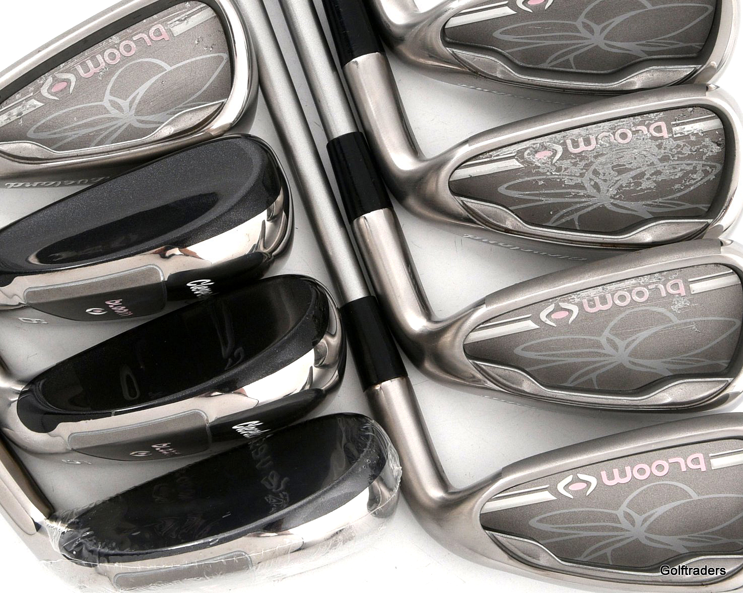 Cleveland Ladies Bloom Irons 46 Hybrids 7PW, SW Graphite Like New