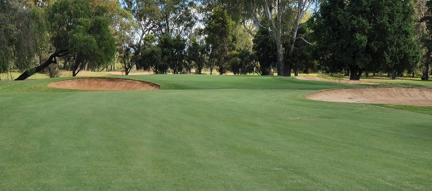 1 Night Stay & Play for TWO at <em>Corowa Golf Club & Motel.</em> Play one of the <em>Top 3 Regional Pro-Am Courses.</em> Accommodation, Golf, Drinks & Meals. 