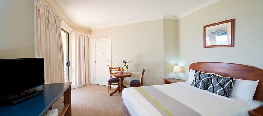 <b>One Night Stay & Play for Two People in the Hunter Valley!</b> Includes golf in a shared at Hunter Valley Golf & The Vintage. 