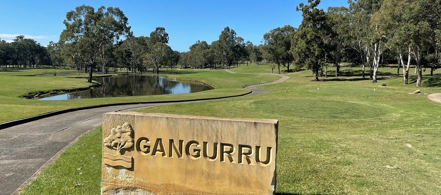 <em>One of Sydney's Top Courses!</em> 18 Holes for Two with a Motorised Cart & Drinks on The Gangurru Course at The <em>Beautiful Riverside Oaks Golf Resort!</em> Includes a motorised cart each & drinks. 