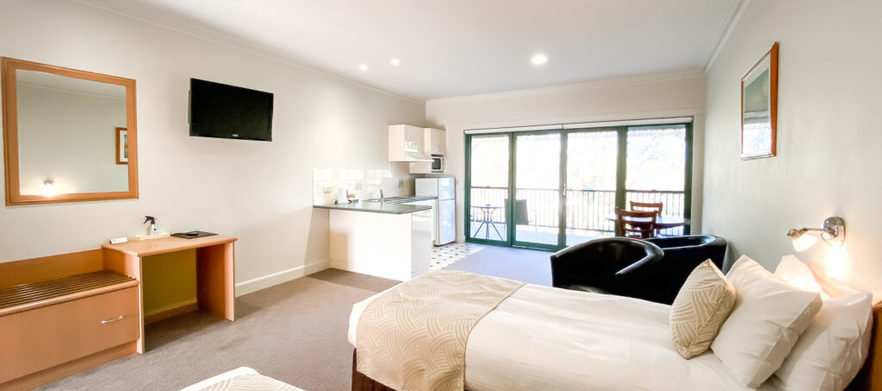 <em>Play, Stay & Relax at Yarrawonga Mulwala Golf Club Resort for 2 people.</em> Two night stay with unlimited golf, meal vouchers and more. 