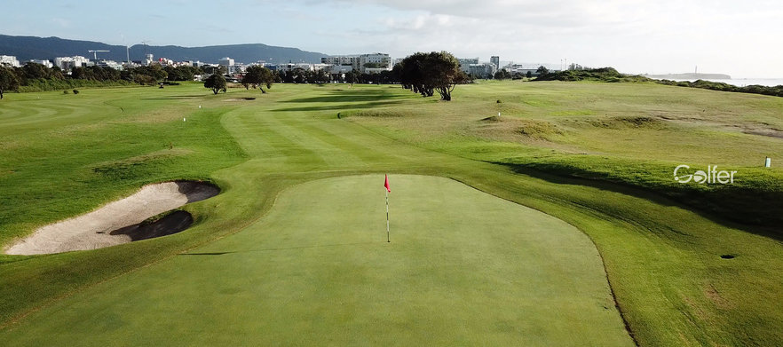 Your chance to play with a mate at the Stunning <em>Wollongong Golf Club:</em>  18 Holes for Two in a Motorised Cart with a drink each afterwards. 