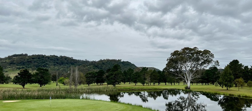 <em>Discover one of NSW's Hidden Gems!</em> 18 Holes for TWO with a Motorised Cart and Drinks at Antill Park Country Golf Club. <em>Grab this Special Today for just $79!</em>
