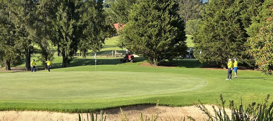 <em>Discover one of NSW's Hidden Gems!</em> 18 Holes for TWO with a Motorised Cart and Drinks at Antill Park Country Golf Club. <em>Grab this Special Today for just $79!</em>