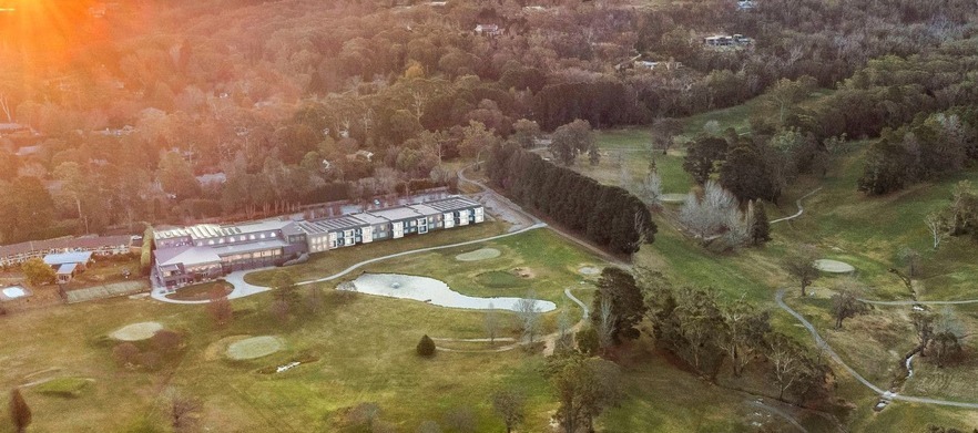 <em>Southern Highlands Golf Getaway!<b>Two Night Golf Getaway for Two at the Award Winning Park Proxi Gibraltar Bowral</b>. Enjoy two days of golf, breakfasts daily and more.