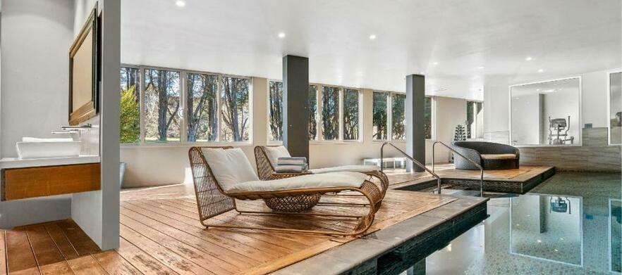 <em>Southern Highlands Golf Getaway!<b>Two Night Golf Getaway for Two at the Award Winning Park Proxi Gibraltar Bowral</b>. Enjoy two days of golf, breakfasts daily and more.