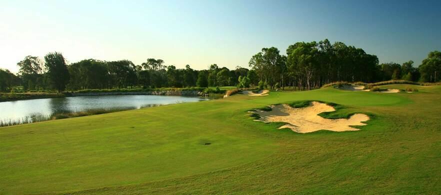 <em>Discover one of Sydney's True Gems!</em> 18 Holes for Two at the <em>Beautiful Twin Creeks Golf & Country Club </em> Includes a shared motorised cart!