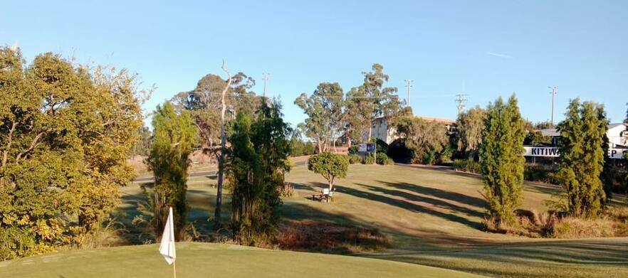 18 Holes for Two in a Motorised Cart at the Gunabul Par 3 Golf Course! This deal just $39!