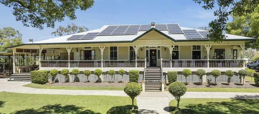 18 Holes for Two in a Motorised Cart at the Gunabul Par 3 Golf Course! This deal just $39!