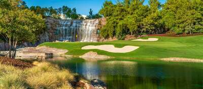 wynn-golf-18th-hole.jpg