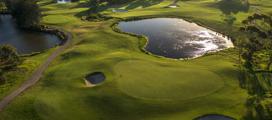 Stay & Play For Two at <em>The Mercure Gerringong Resort.</em> Includes 18 Holes at Links Shell Cove GC with a Cart, Hot Breakfast & More! 