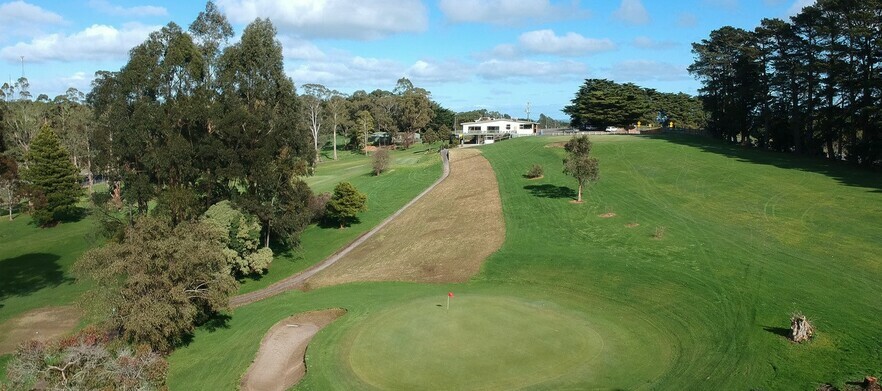 18 holes for 4 players at <em>Korumburra Golf Club</em> Includes shared carts 
