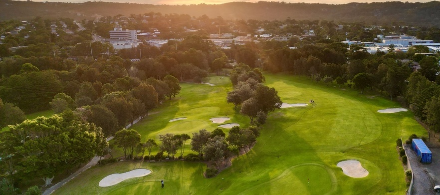 <em>Play one of Sydney's most breathtaking courses!</em> 18 Holes for Two in a Motorised Cart with Drinks at the stunning <em>Mona Vale Golf Club.</em> 