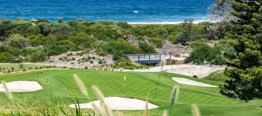 <em>Play one of Sydney's most breathtaking courses!</em> 18 Holes for Two in a Motorised Cart with Drinks at the stunning <em>Mona Vale Golf Club.</em> 