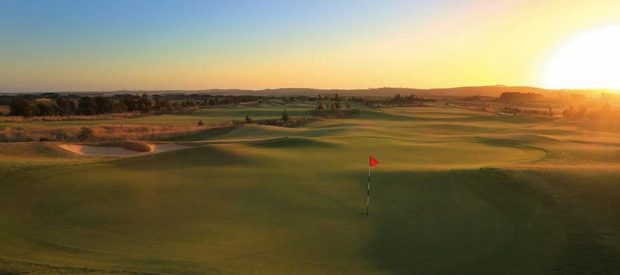 <em>AUTUMN SPECIAL - Play one of Melbourne's Top Courses!</em> 18 holes for 2 at the beautiful Peter Thomson designed Club Mandalay. <em>Normally $120, Today just $69!</em>