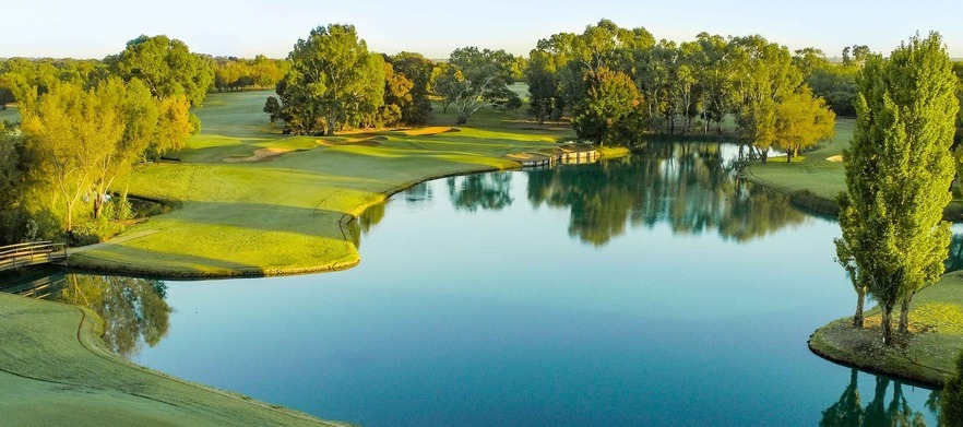 <em> Stay and Play at one of the Premier Golf Resorts on the Murray! </em> Two Night for Two at Murray Downs Resort and two days golf in a cart at the stunning Murray Downs Golf & Country Club.