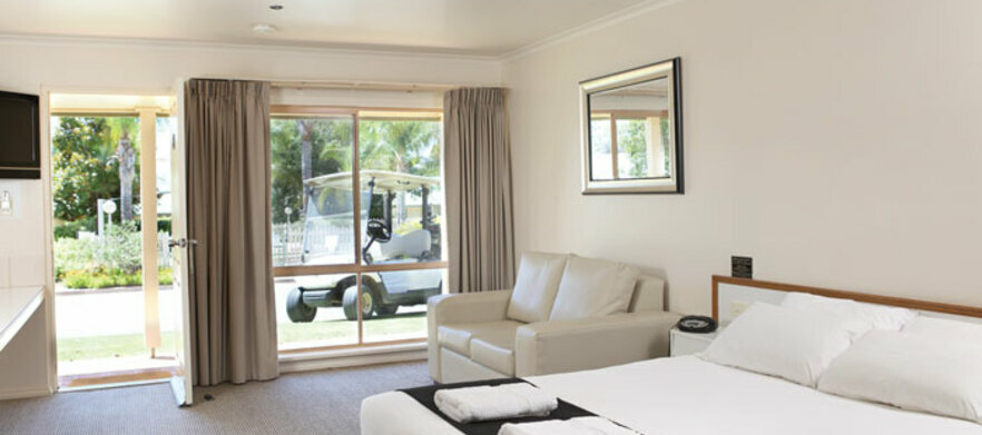 <em> Stay and Play at one of the Premier Golf Resorts on the Murray! </em> Two Night for Two at Murray Downs Resort and two days golf in a cart at the stunning Murray Downs Golf & Country Club.
