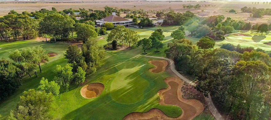 <em> Stay and Play at one of the Premier Golf Resorts on the Murray! </em> Two Night for Two at Murray Downs Resort and two days golf in a cart at the stunning Murray Downs Golf & Country Club.