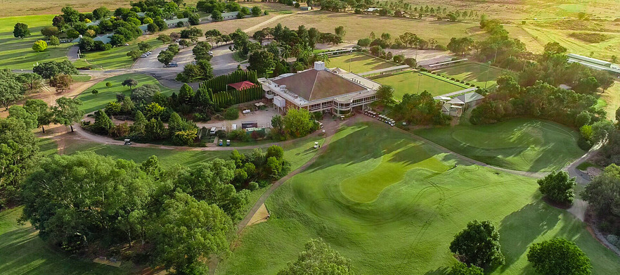 <em> Stay and Play at one of the Premier Golf Resorts on the Murray! </em> Two Night for Two at Murray Downs Resort and two days golf in a cart at the stunning Murray Downs Golf & Country Club.