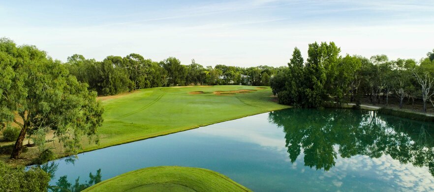 <em> Stay and Play at one of the Premier Golf Resorts on the Murray! </em> Two Night for Two at Murray Downs Resort and two days golf in a cart at the stunning Murray Downs Golf & Country Club.