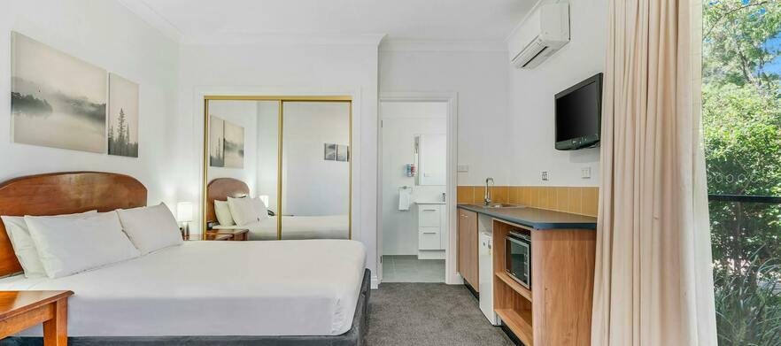 <b>Two Night Stay & Play for Two People in the Hunter Valley!</b> Includes a round at Cypress Lakes GC with a Shared Cart. <b>Grab this deal for just $455!</b>