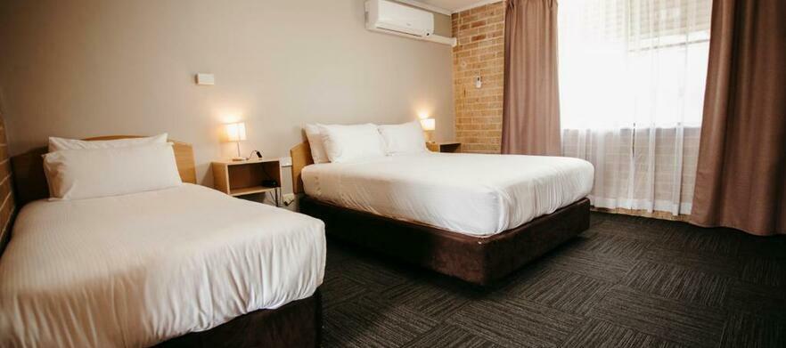 One Night Stay & Play For Two at Lynwood Country Club & Colonial Motel 