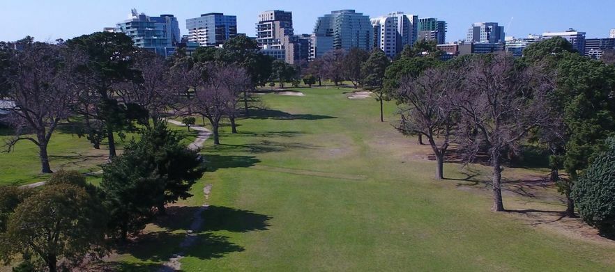 <em>Play one of the worlds best-located golf courses!</em> 18 Holes for Two at the beautiful <em>Albert Park Golf Course!</em/> 