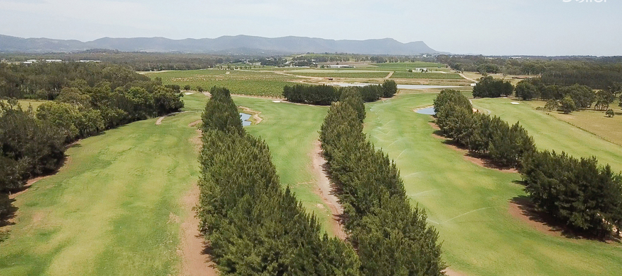 <b>18 Holes For Two in a Shared Motorised Cart with a Cold Beer each afterwards at Hunter Valley Golf Club.