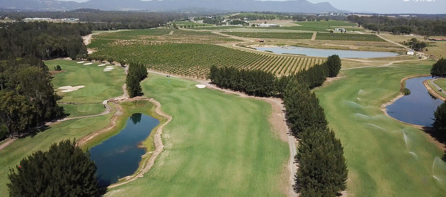 <b>18 Holes For Two in a Shared Motorised Cart with a Cold Beer each afterwards at Hunter Valley Golf Club.