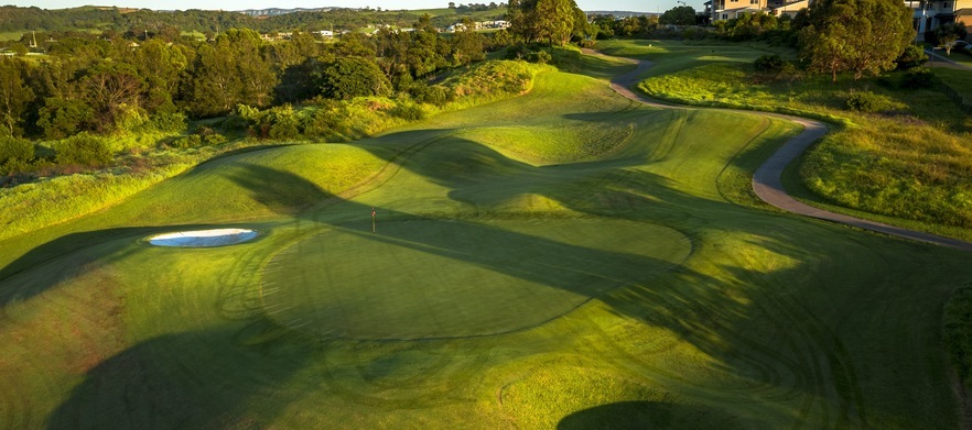 <em>Put your Links Golf to the test!</em> 18 Holes for Two at the <em>Beautiful Links Shell Cove.</em> Includes a shared motorised cart. 