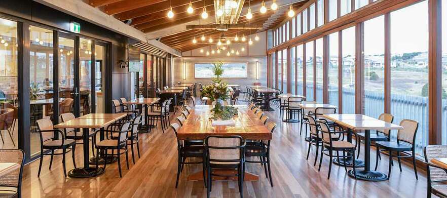 <em>Put your Links Golf to the test!</em> 18 Holes for Four at the <em>Beautiful Links Shell Cove.</em> Includes two shared motorised carts. 