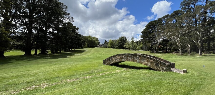  18 Holes of Golf for Two in a Shared Motorised Cart at <em>Leura Golf Club.</em> 