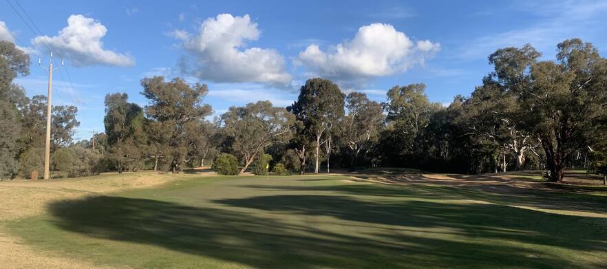 2 Nights Stay & Play for 2 at <em>Corowa Golf Club & Motel.</em> Play one of the <em>Top 3 Regional Pro-Am Courses.</em> Accommodation, Golf, Drinks & Meals. 